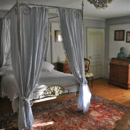 Bed and Breakfast Domaine De Rennebourg 3*
