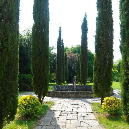 Bed and Breakfast Domaine De Rennebourg 3*